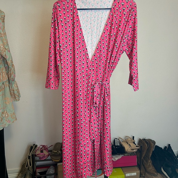 Pink Wrap Dress Size Large w/ Navy White Flower Pattern Like New - Picture 2 of 7